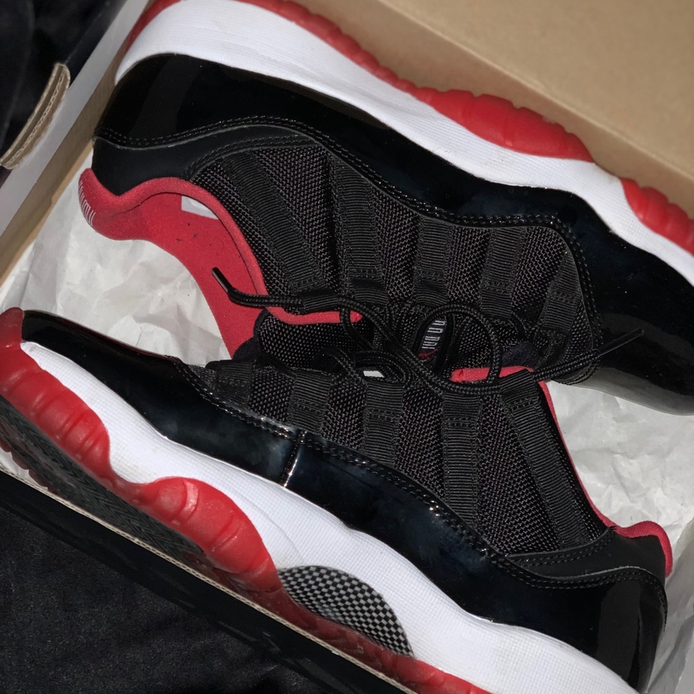 Jordan 11 Retro Low Bred